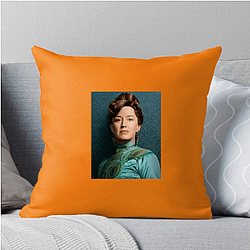 Bertha Russell Merch Bertha Russell Pillows Cover