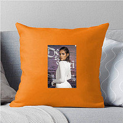 Leading Lady Bruna Marquezine Pillows Cover
