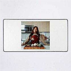 Cassie Yeung Merchandise Cassie Yeung Mouse Pads