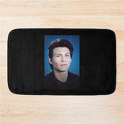 Mr. Robot has Mr. Robot is a duplicate, so I'll keep one of them. Winona Ryder has a duplicate, I'll keep one of them. Here is the cleaned title:

Mr Robot Christian Slater Winona Ryder Bath Mat