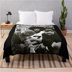 Colin Kaepernick Tribute Throw Blanket