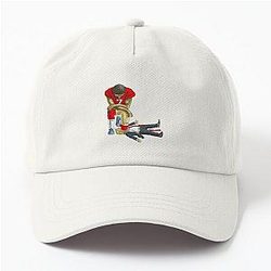 Colin Kaepernick kneels a Donald Trump hat