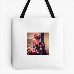 Cosculluela sings Reggaeton Cosculluela Bags