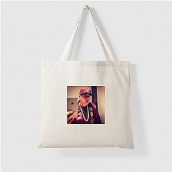 Cosculluela sings Reggaeton Cosculluela Bags