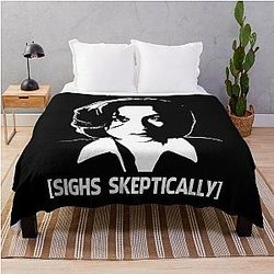 Painting Dana Scully face character retro throw blanket