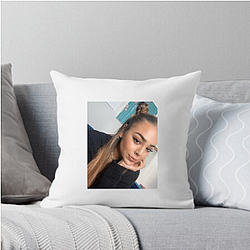 Red Carpet Queen Danna Paola Pillows Cover