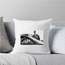 Days of Thunder stars Tom Cruise as the talented race car driver Cole Trickle Days Of Thunder Pillows Cover