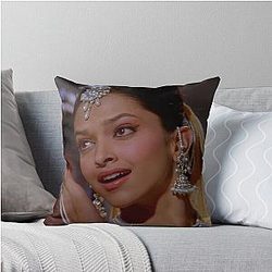 Om Shanti Deepika Padukone Vintage Bollywood Look Throw Pillow