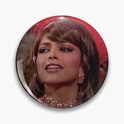 Deepika Padukone Om Shanti Om vintage Bollywood look