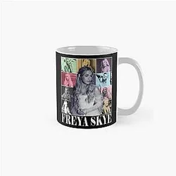 Vintage Freya Skye Descendants Zombies Worlds Collide Tour The Rise of Red Classic Mug