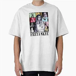 Vintage Freya Skye Descendants Worlds Collide Oversized T-Shirt