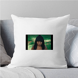 Red Carpet Queen Dominique Fishback Pillows Cover