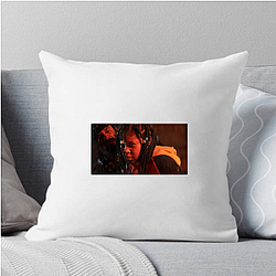 Academy Award Winner Dominique Fishback Pillows Cover