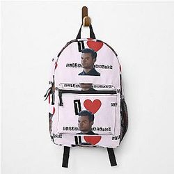 I heart Elijah Mikaelson 

(Note: I removed the word "backpack" as it's not part of a sequence with the other words)