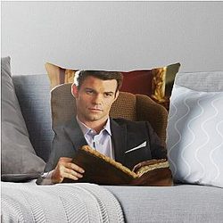 Elijah Mikaelson Throw Pillow