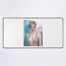 Red Carpet Queen Elizabeth Debicki Mouse Pads