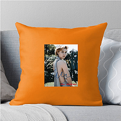 Academy Award Winner Elizabeth Debicki Pillows Cover