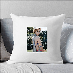 Academy Award Winner Elizabeth Debicki Pillows Cover