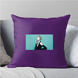 Glamorous Diva Elizabeth Debicki Pillows Cover