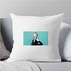 Glamorous Diva Elizabeth Debicki Pillows Cover