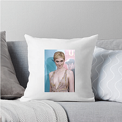 Red Carpet Queen Elizabeth Debicki Pillows Cover