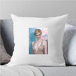 Red Carpet Queen Elizabeth Debicki Pillows Cover