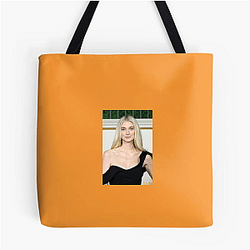 Hollywood Starlet Elizabeth Debicki Bags
