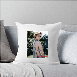 Academy Award Winner Elizabeth Debicki Pillows Cover
