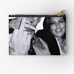 Elliot Stabler and Olivia Benson Actors Giving the Middle Finger Meme Zipper Pouch