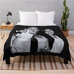 Elliot Stabler and Olivia Benson Actors and Musicians Giving the Middle Finger Meme Throw Blanket