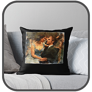 Emilia Clarke Pillows Cover