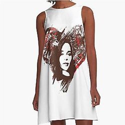 Emilia Clarke in a love a-line dress