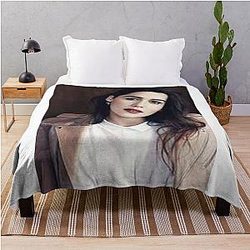 Emilia Clarke Throw Blanket
