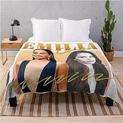 Emilia Clarke Retro Aesthetic Fan Design Throw Blanket