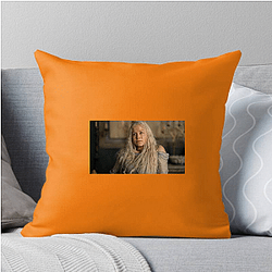 Red Carpet Queen Emma D'arcy Pillows Cover
