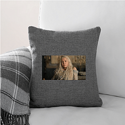Red Carpet Queen Emma D'arcy Pillows Cover