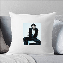 Hollywood Starlet Emma D'arcy Pillows Cover