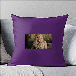 Red Carpet Queen Emma D'arcy Pillows Cover