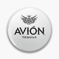 Entourage Avion Pin