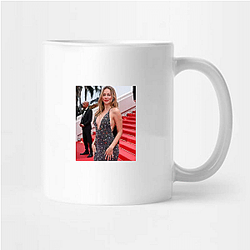 Breakout Actress Ester Exposito Mugs