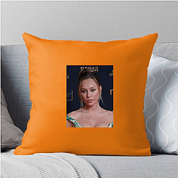 Leading Lady Ester Exposito Pillows Cover
