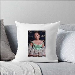 Hollywood Starlet Ester Exposito Pillows Cover