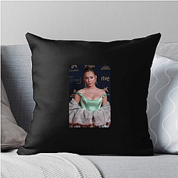 Hollywood Starlet Ester Exposito Pillows Cover