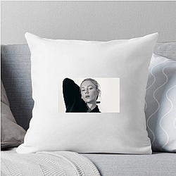 Red Carpet Queen Ester Exposito Pillows Cover