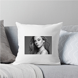 Legendary Actress Ester Exposito Pillows Cover