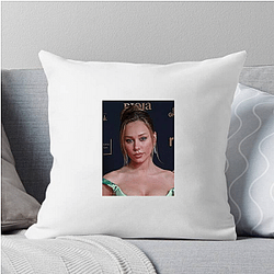Leading Lady Ester Exposito Pillows Cover