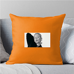 Red Carpet Queen Ester Exposito Pillows Cover