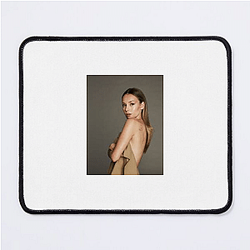 Screen Siren Ester Exposito Mouse Pads