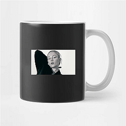 Red Carpet Queen Ester Exposito Mugs