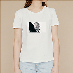 Red Carpet Queen Ester Exposito T-Shirts